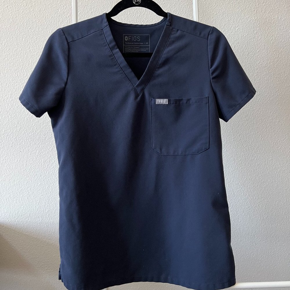 FIGS Quiet Navy Catarina Top – XS